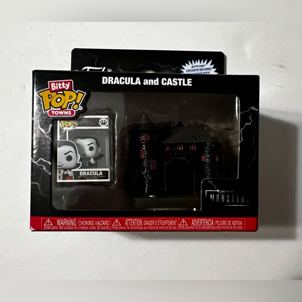 Funko Bitty pop! Towns Dracula and castle universal monsters new in box